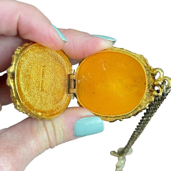 Vintage Max Factor Locket Pendant Necklace Gold Tone Solid Perfume Roses READ - Picture 4 of 11